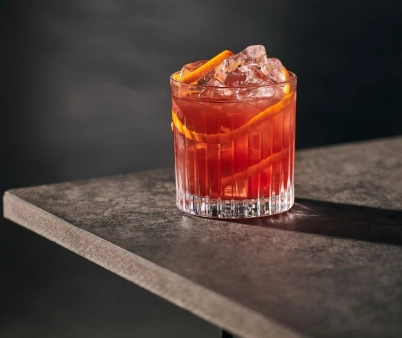 Víte, jaká je historie ikonických koktejlů?